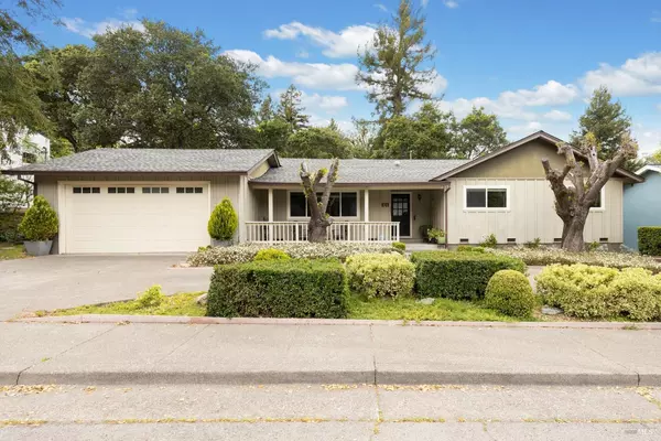 824 West ST, Petaluma, CA 94952