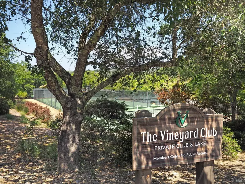 23655 Vineyard RD, Geyserville, CA 95441