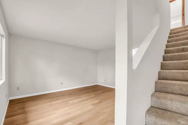 Sonoma, CA 95476,883 Arbor AVE