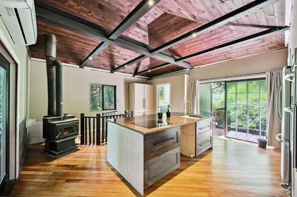 Monte Rio, CA 95462,21713 Starrett Hill DR