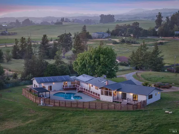 1568 Old Adobe RD, Petaluma, CA 94954