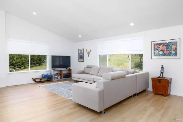 Santa Rosa, CA 95404,4329 Sonoma Mountain RD