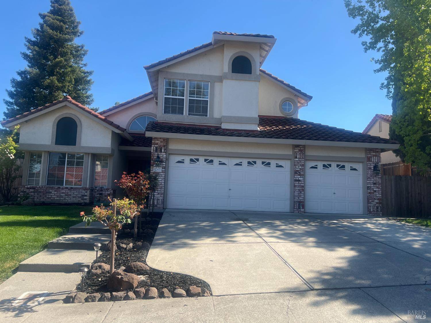 831 Weathersfield DR, Vacaville, CA 95688