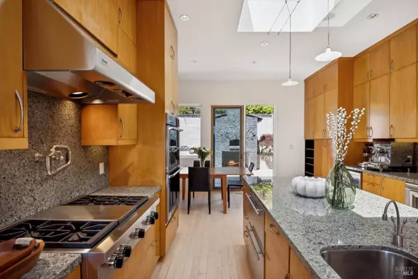 325 Via La Cumbre, Greenbrae, CA 94904