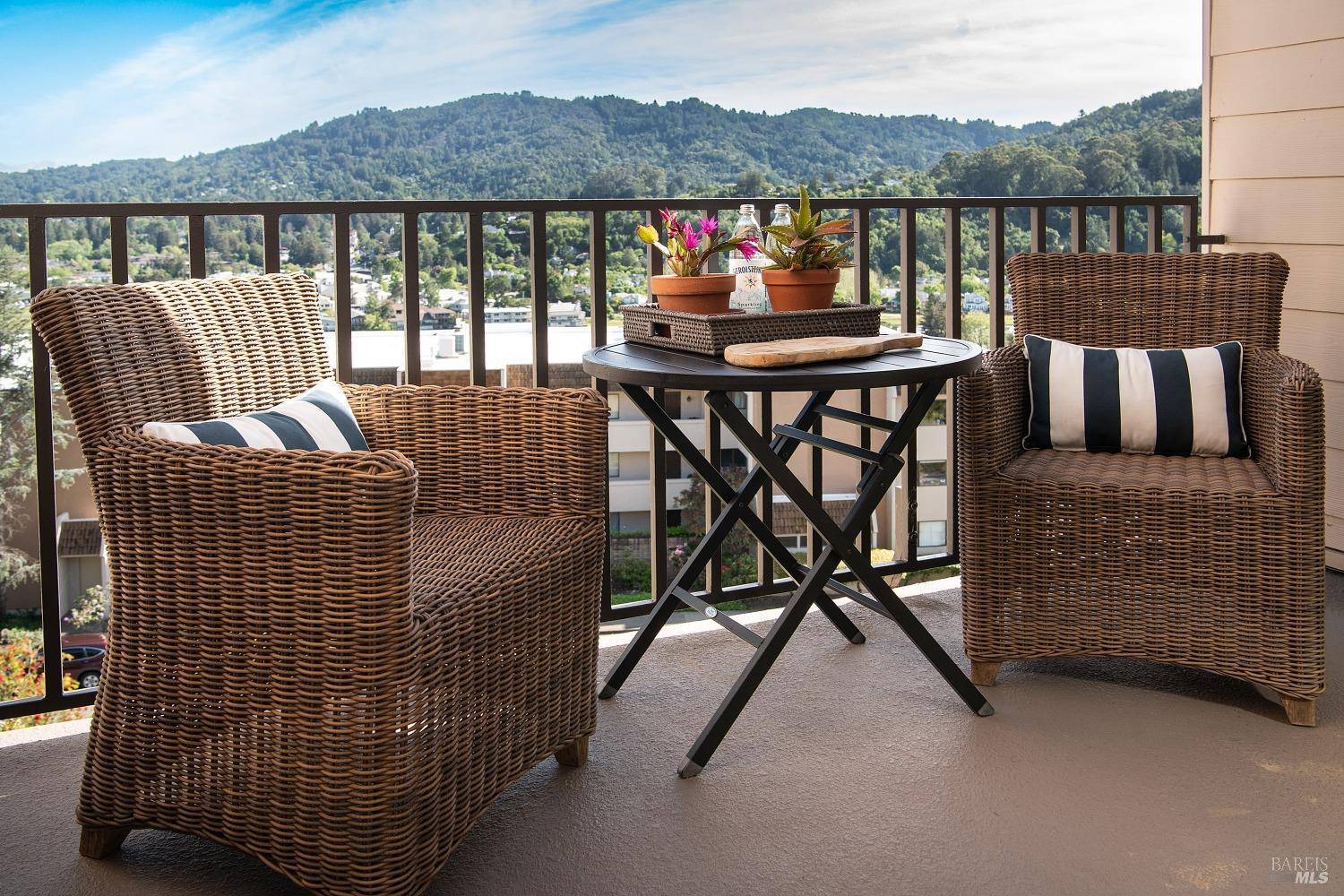 Greenbrae, CA 94904,713 Via Casitas