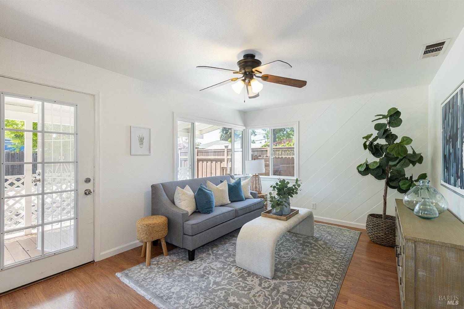 2095 W Pueblo AVE A, Napa, CA 94558