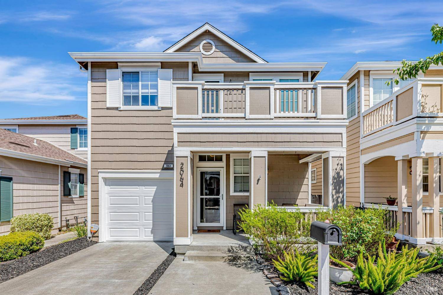 2064 Easton DR, Petaluma, CA 94952