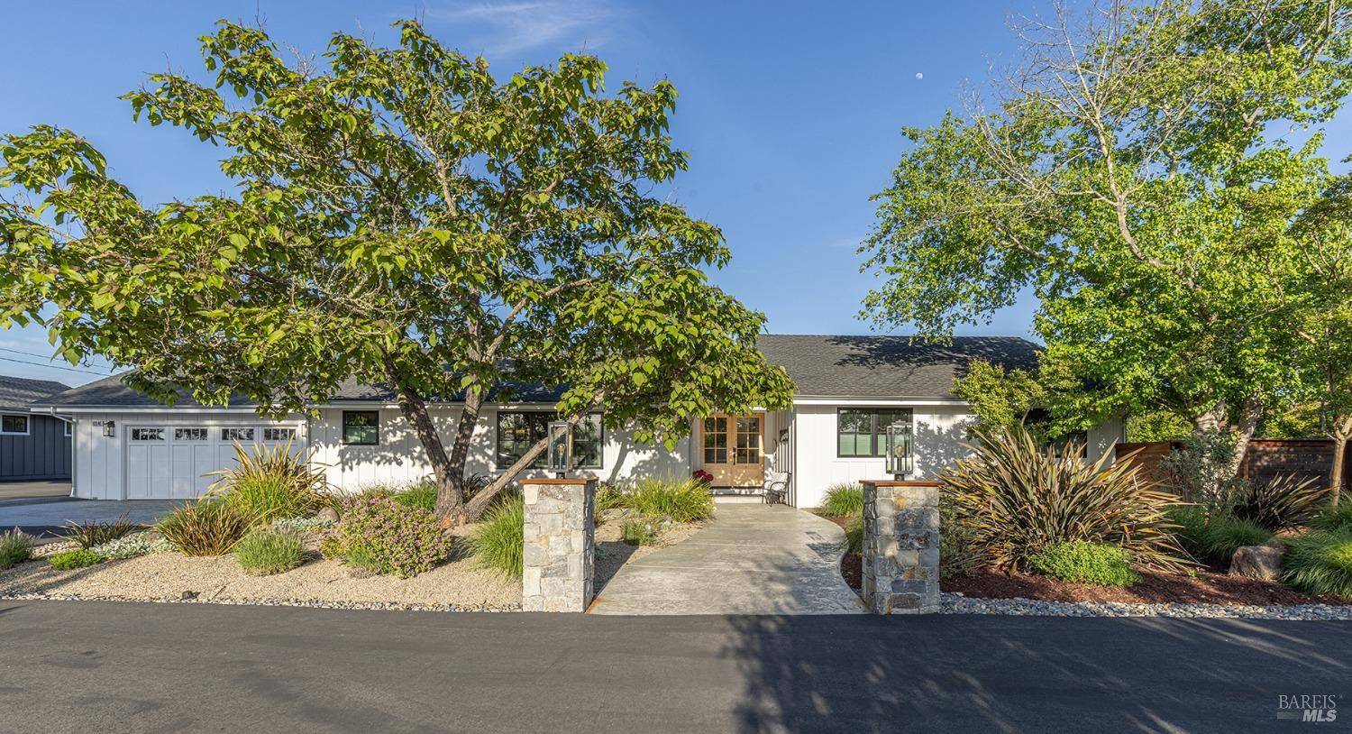 10946 Eastside RD, Healdsburg, CA 95448