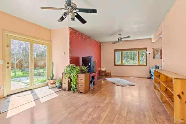 2201 North RD, Laytonville, CA 95454