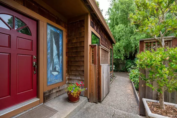 Windsor, CA 95492,9211 Lakewood DR