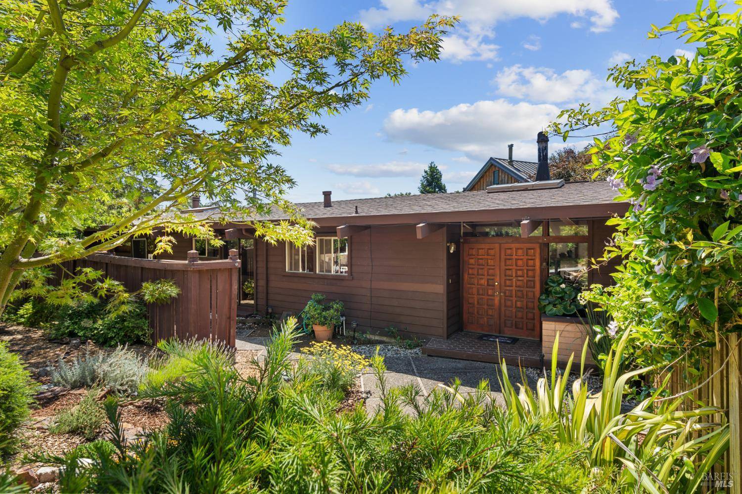 100 Toyon DR, Fairfax, CA 94930