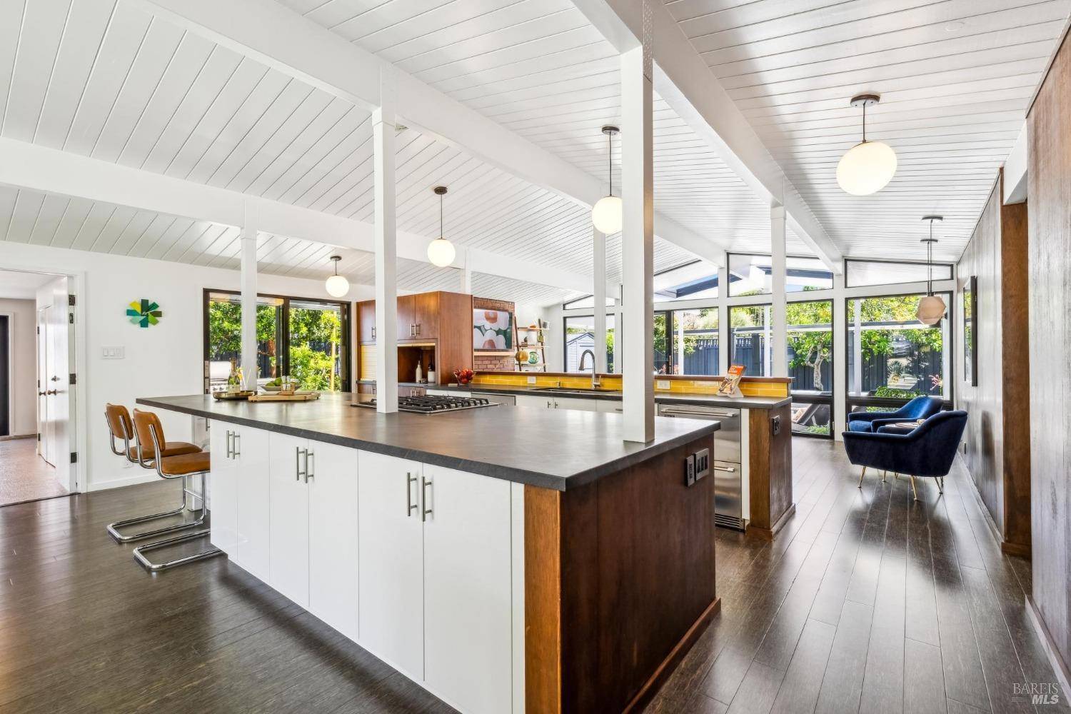 San Rafael, CA 94903,687 Cedarberry LN