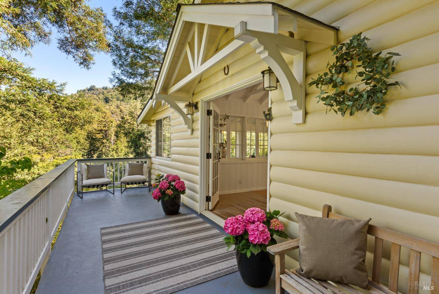 Larkspur, CA 94939,17 Oak RD