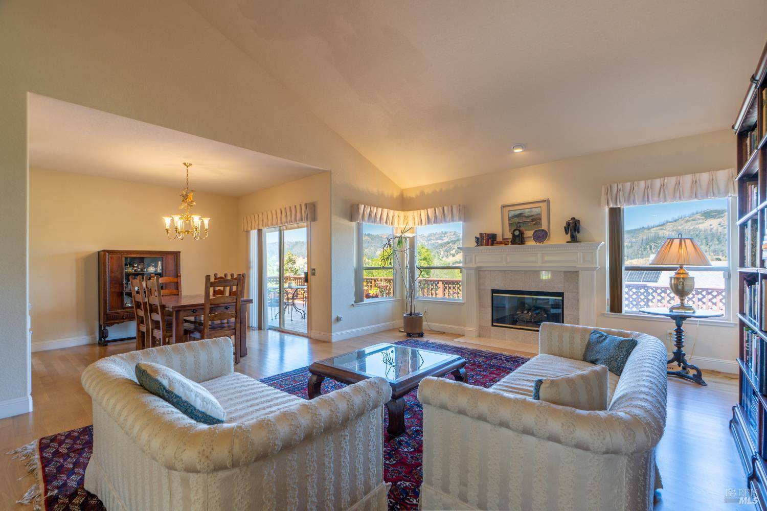 Santa Rosa, CA 95409,6327 Meadowridge DR