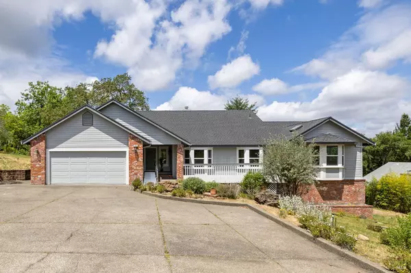 405 Crestridge PL, Santa Rosa, CA 95409