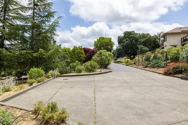 Santa Rosa, CA 95409,405 Crestridge PL