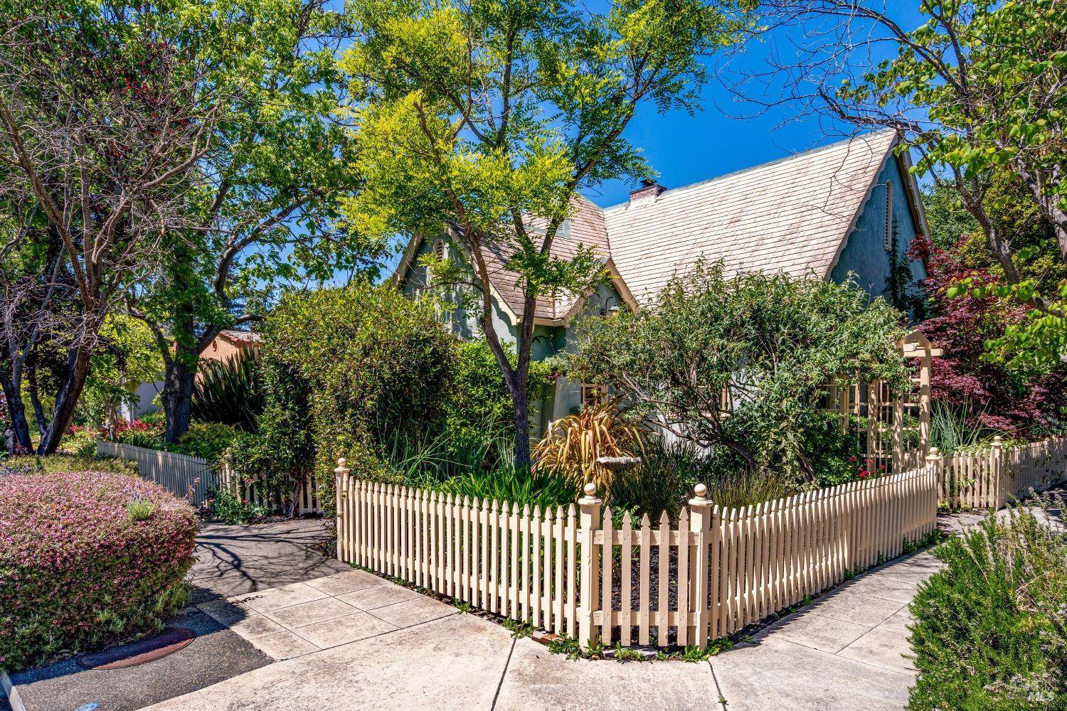 2110 3rd ST, Napa, CA 94559