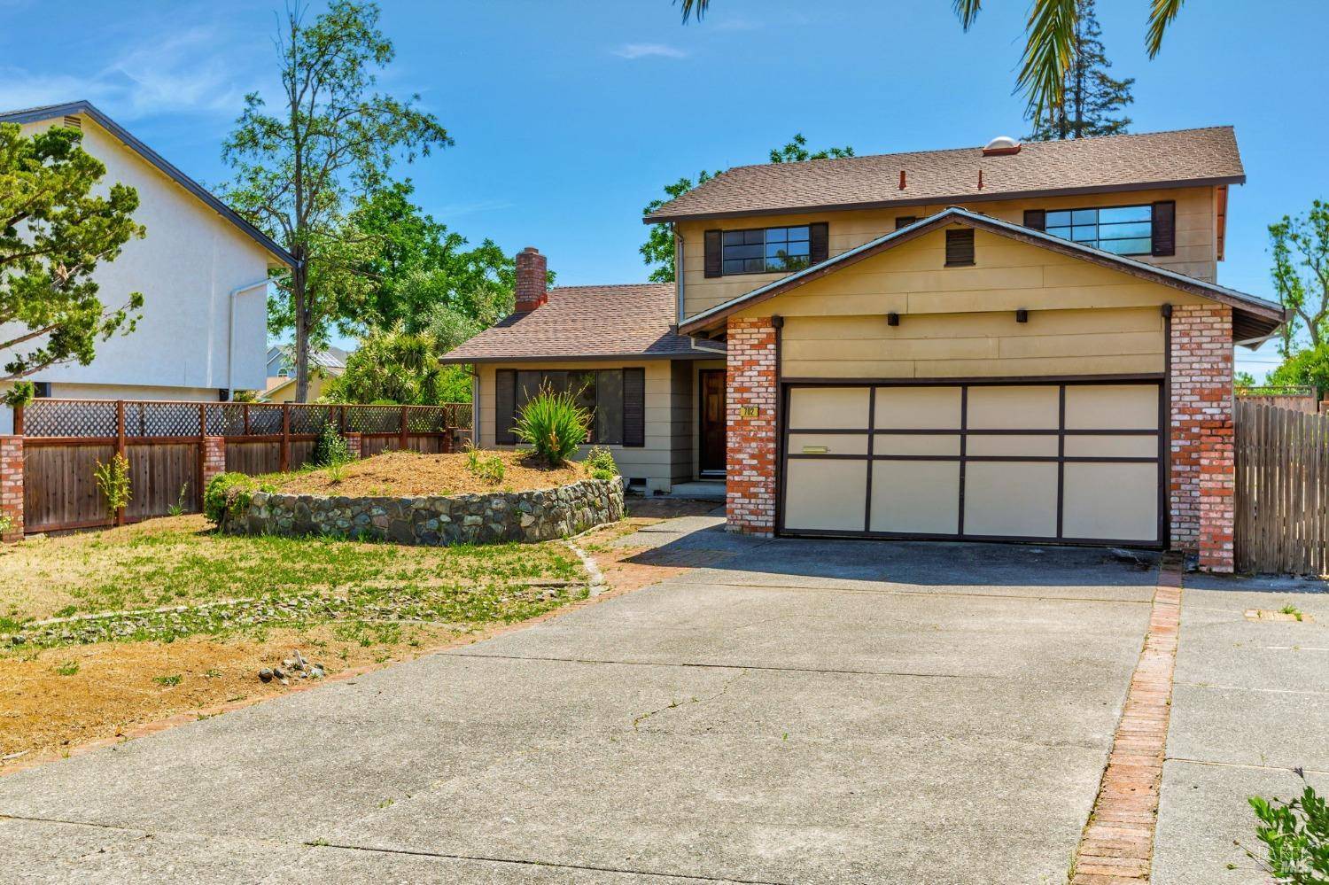 702 Glenhill CT, Novato, CA 94947