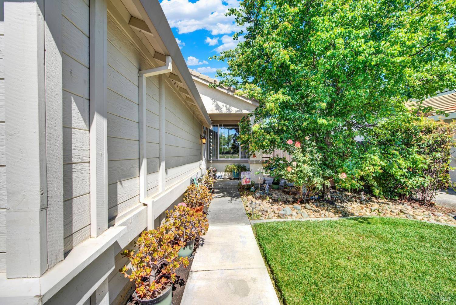 Vacaville, CA 95688,837 Bluewater DR