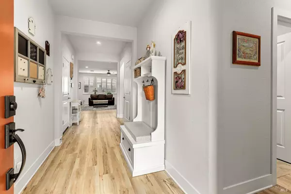 525 Honeysuckle DR, Vacaville, CA 95687