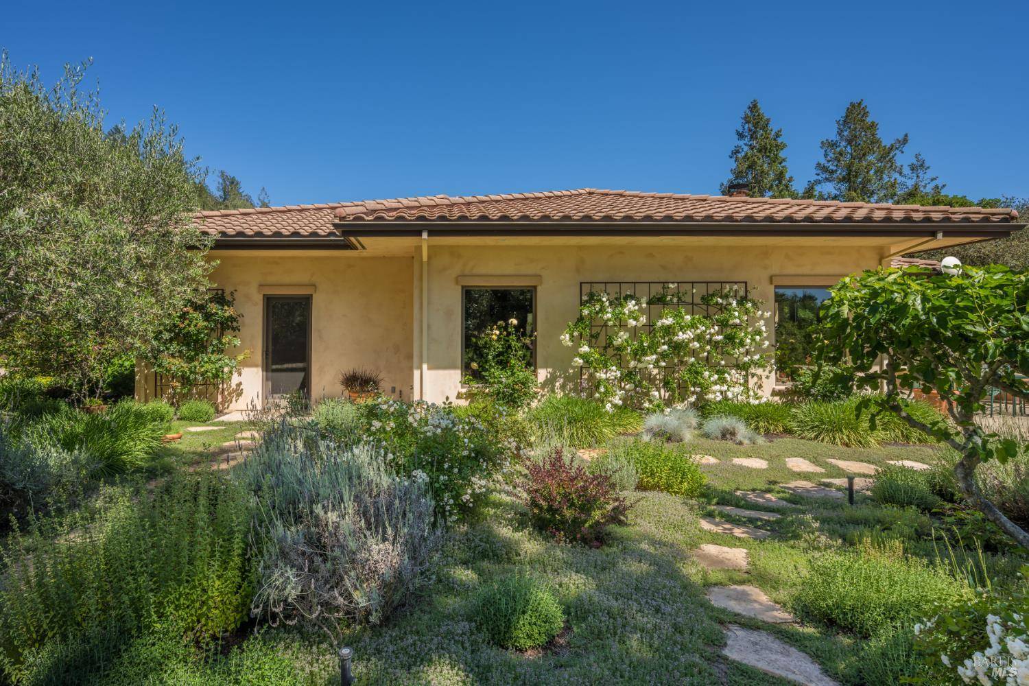 Healdsburg, CA 95448,9981 W Dry Creek RD