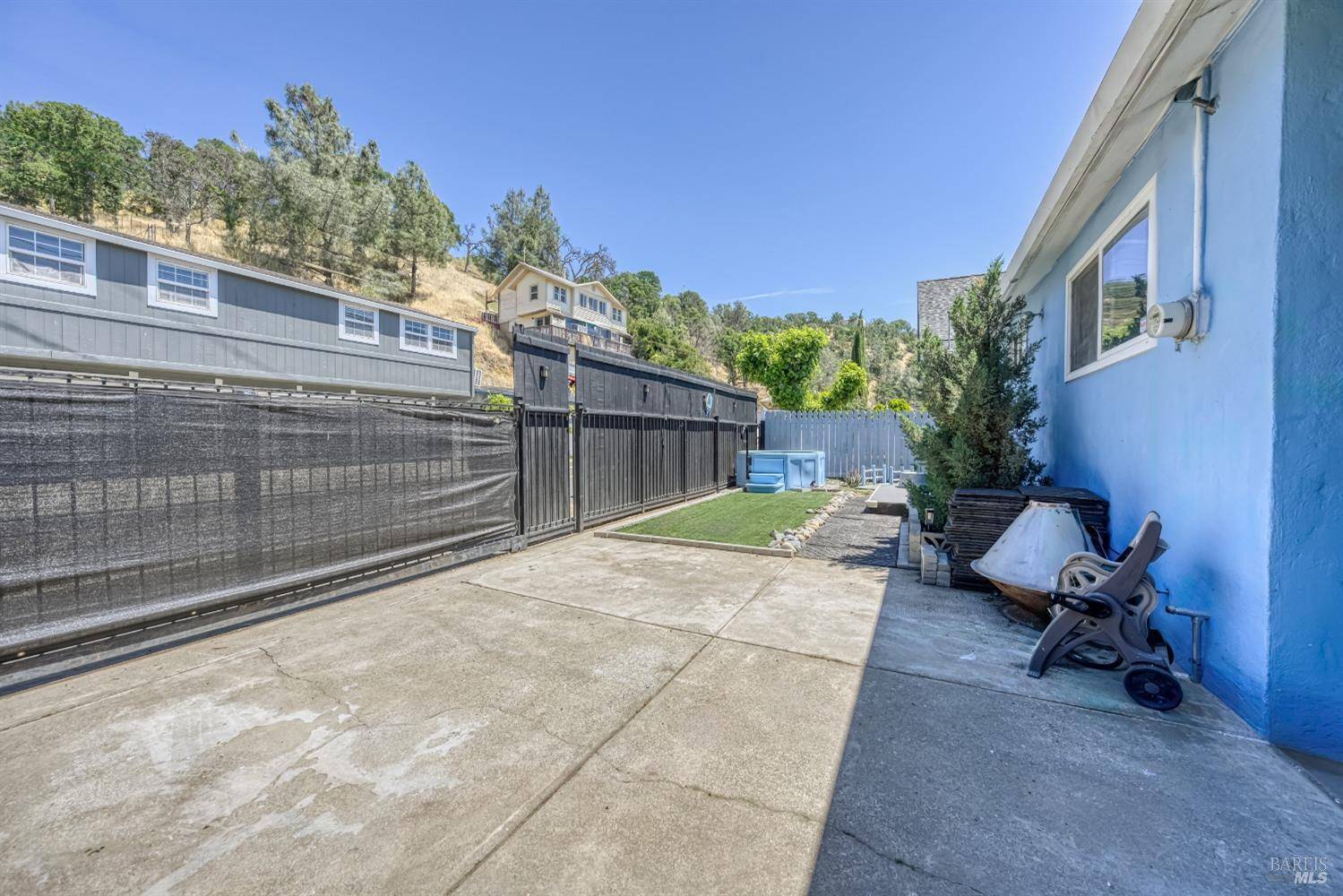 Clearlake, CA 95422,13081 Lakeshore DR