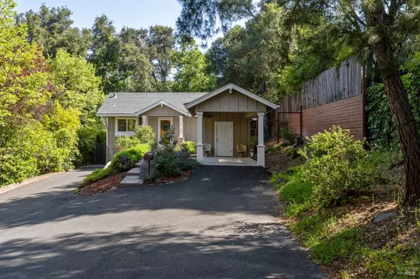 887 Strawberry DR, Santa Rosa, CA 95404