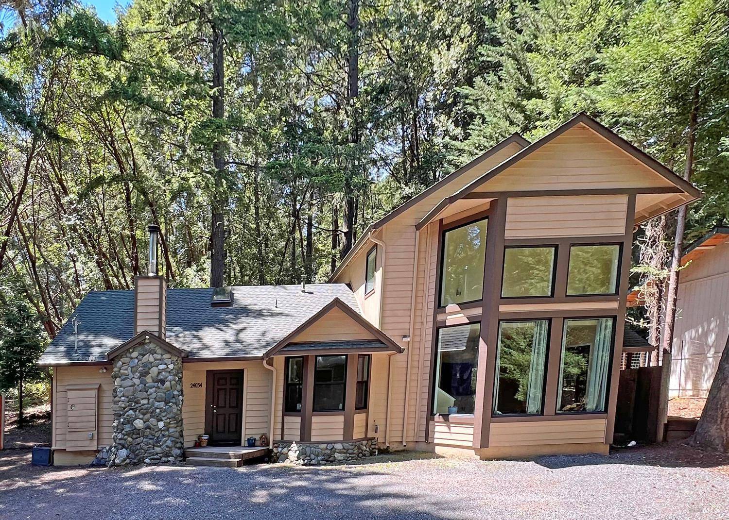 Willits, CA 95490,24034 Willow LN
