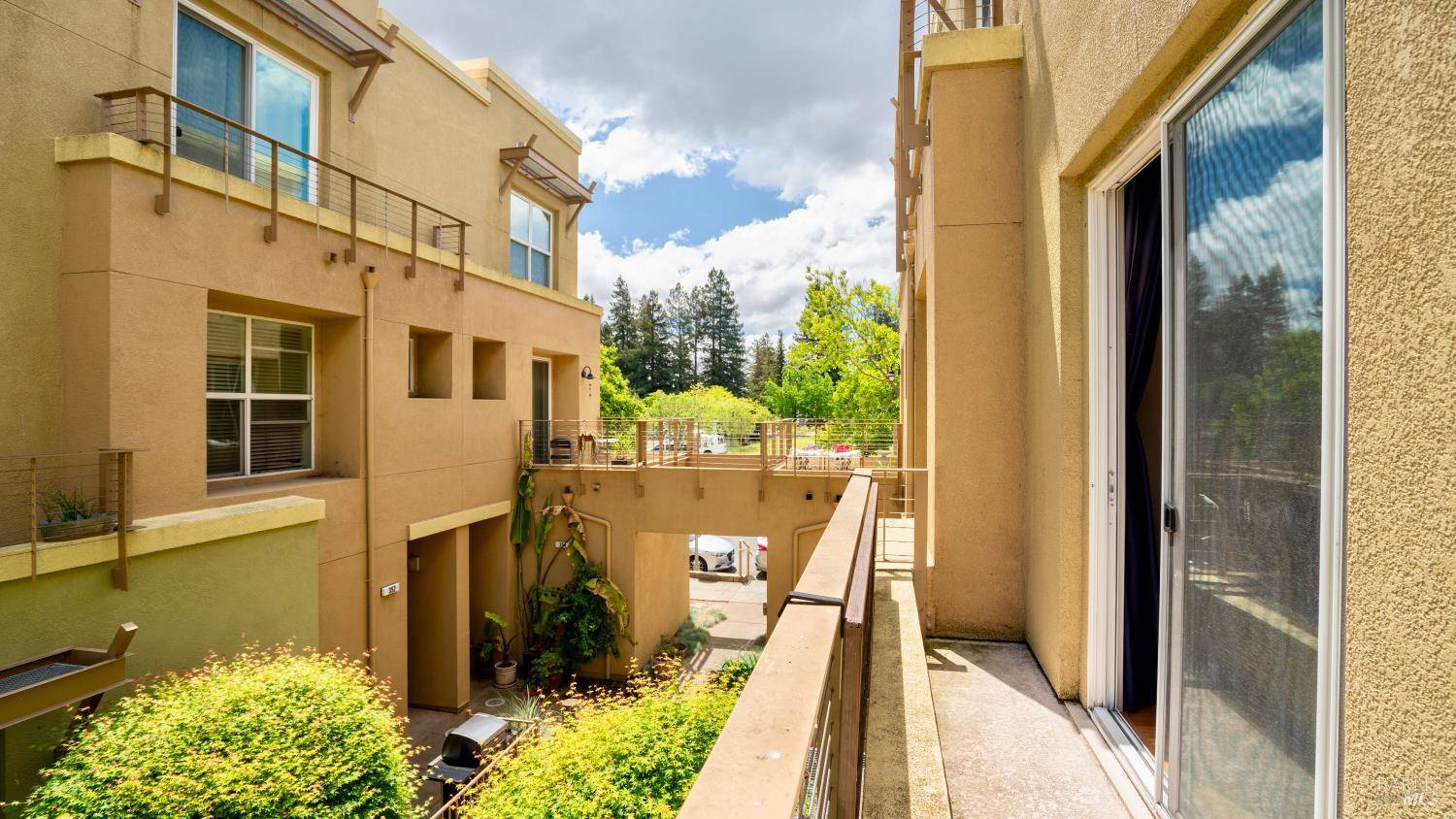 336 City Center DR, Rohnert Park, CA 94928