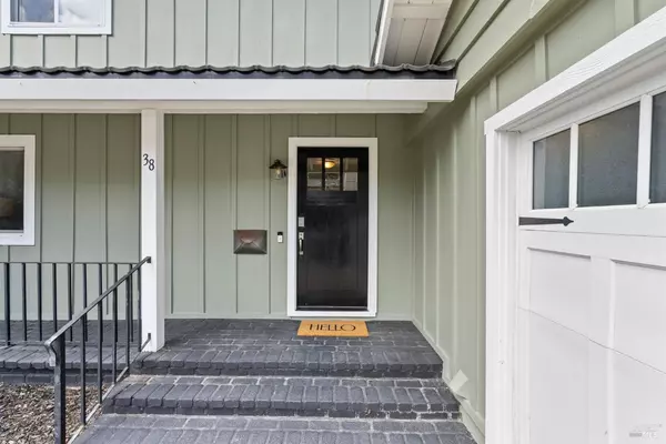 San Rafael, CA 94903,38 Twelveoak Hill DR