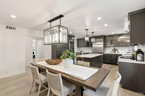 San Rafael, CA 94903,38 Twelveoak Hill DR