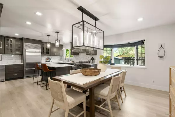 38 Twelveoak Hill DR, San Rafael, CA 94903