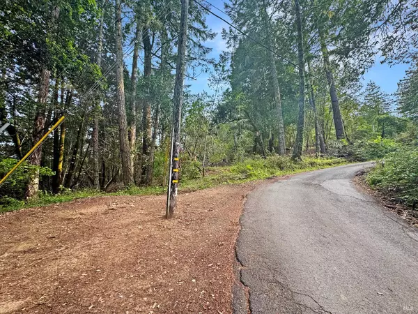 21155 Siri RD, Guerneville, CA 95446