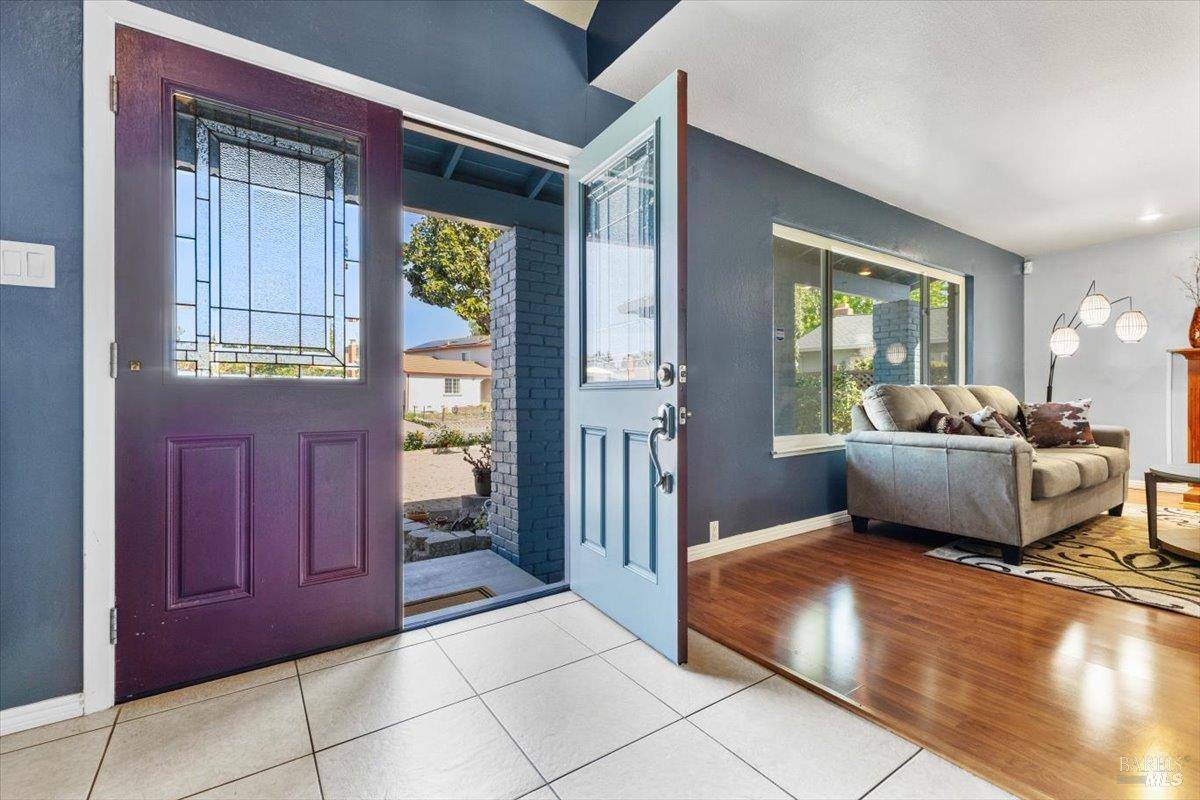 Petaluma, CA 94954,2044 Willow DR