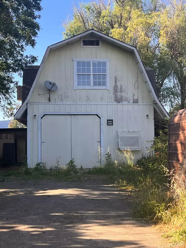 Covelo, CA 95428,24140 East LN