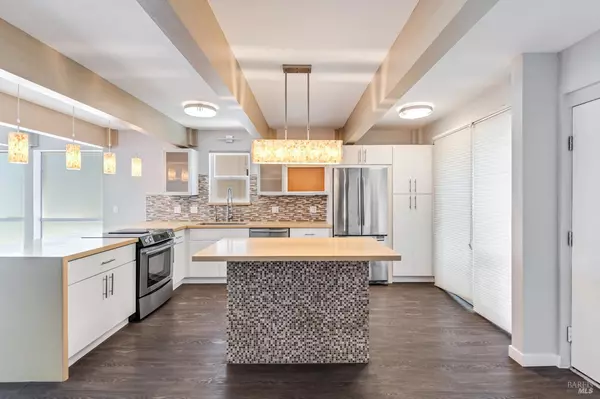 Greenbrae, CA 94904,320 Via Casitas 109