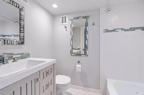 Greenbrae, CA 94904,320 Via Casitas 109