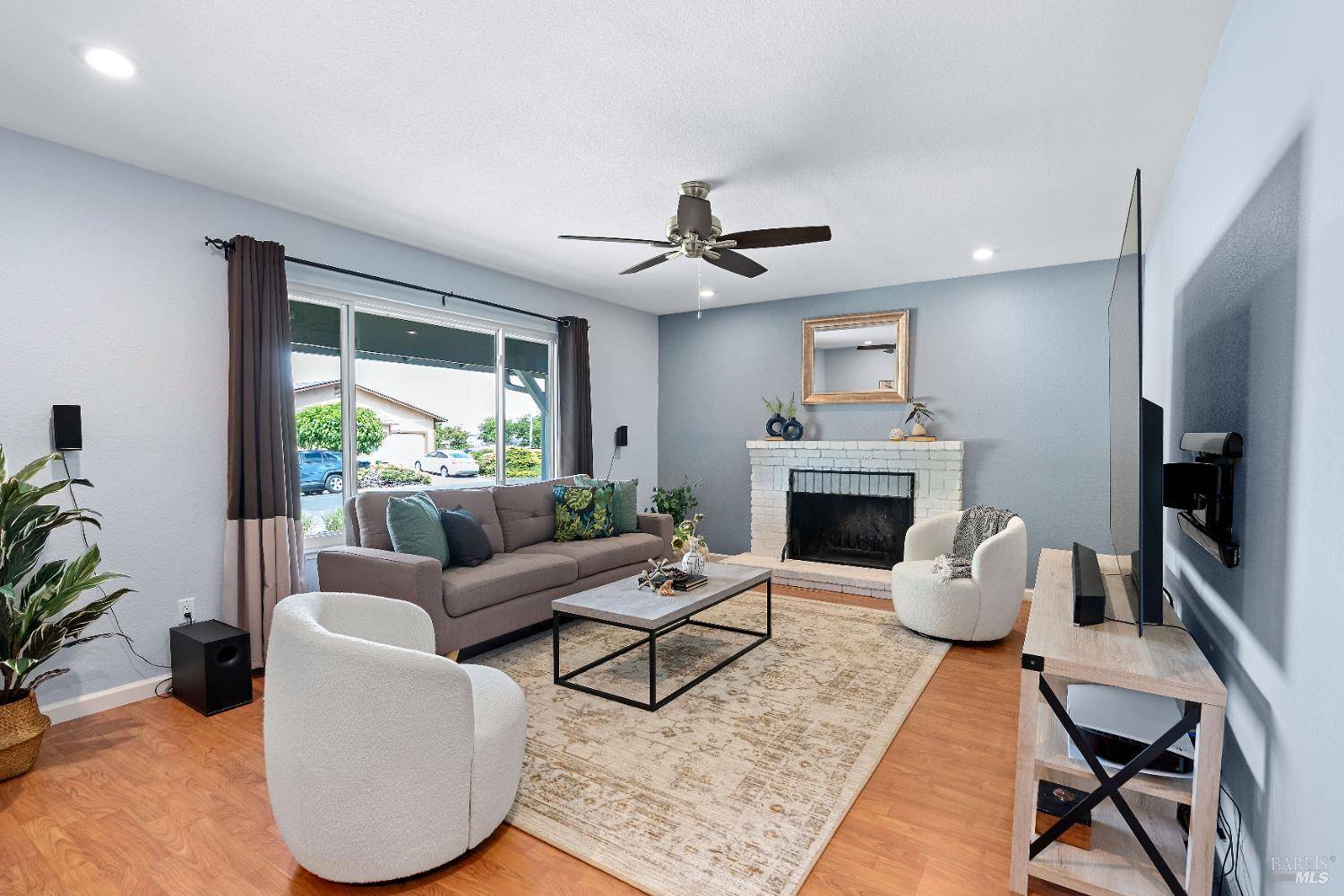 Suisun City, CA 94585,733 Whispering Bay LN