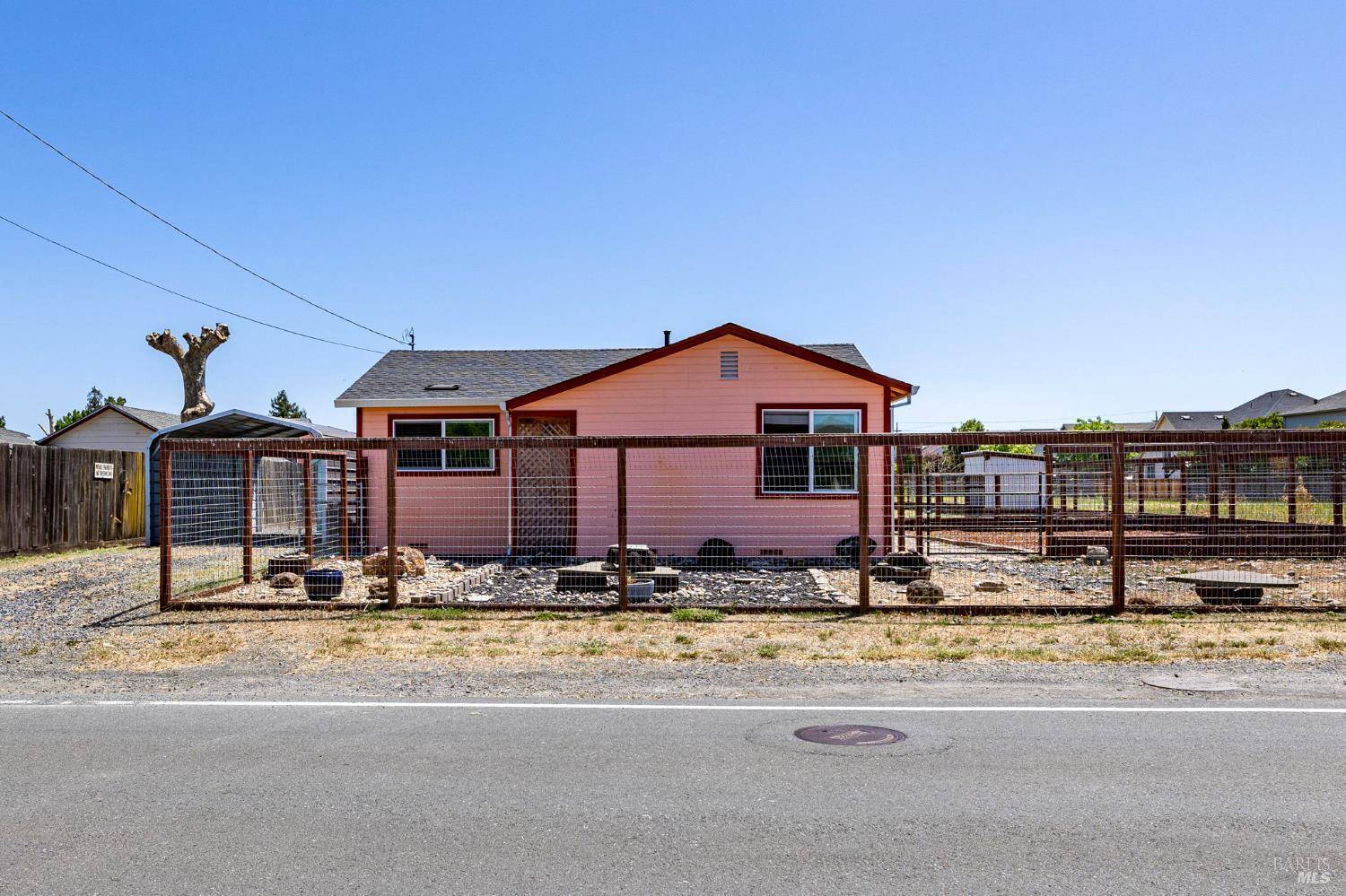 Santa Rosa, CA 95403,2132 Dennis LN