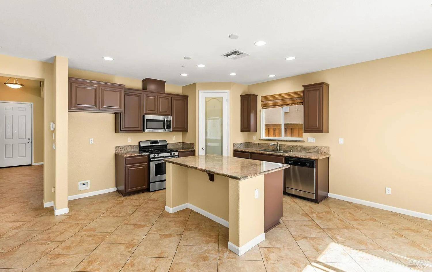 Fairfield, CA 94534,2121 Nokota DR