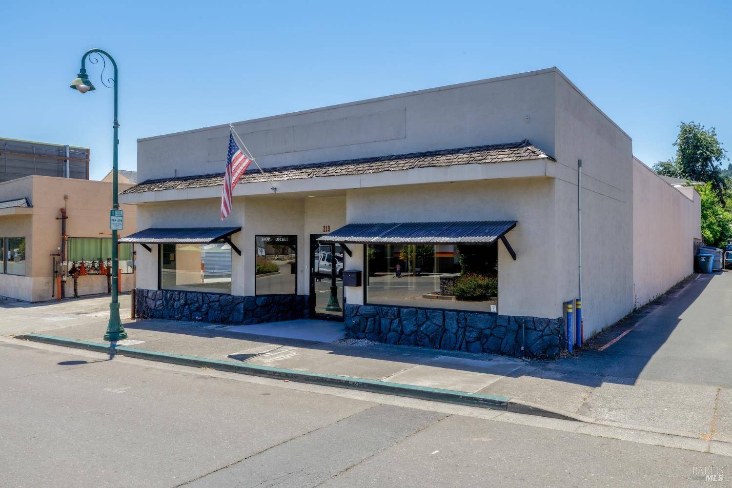 Cloverdale, CA 95425,219 S Cloverdale BLVD