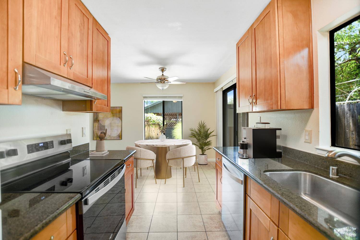 Sonoma, CA 95476,569 Curtin LN 1