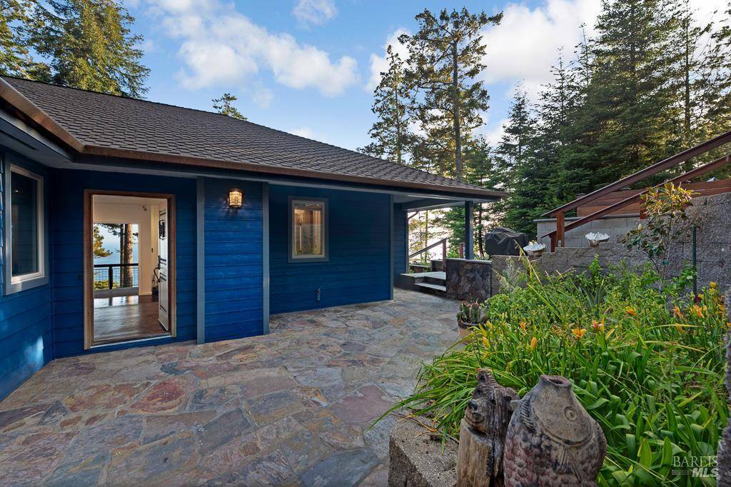 Jenner, CA 95450,22172 Umland CIR