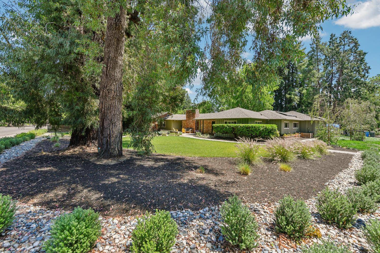 Vacaville, CA 95688,349 Buck AVE