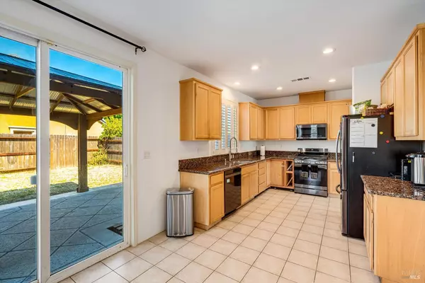 236 Cogburn WAY, Vacaville, CA 95687