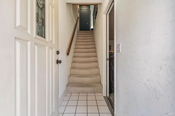 Novato, CA 94947,3 Aries LN