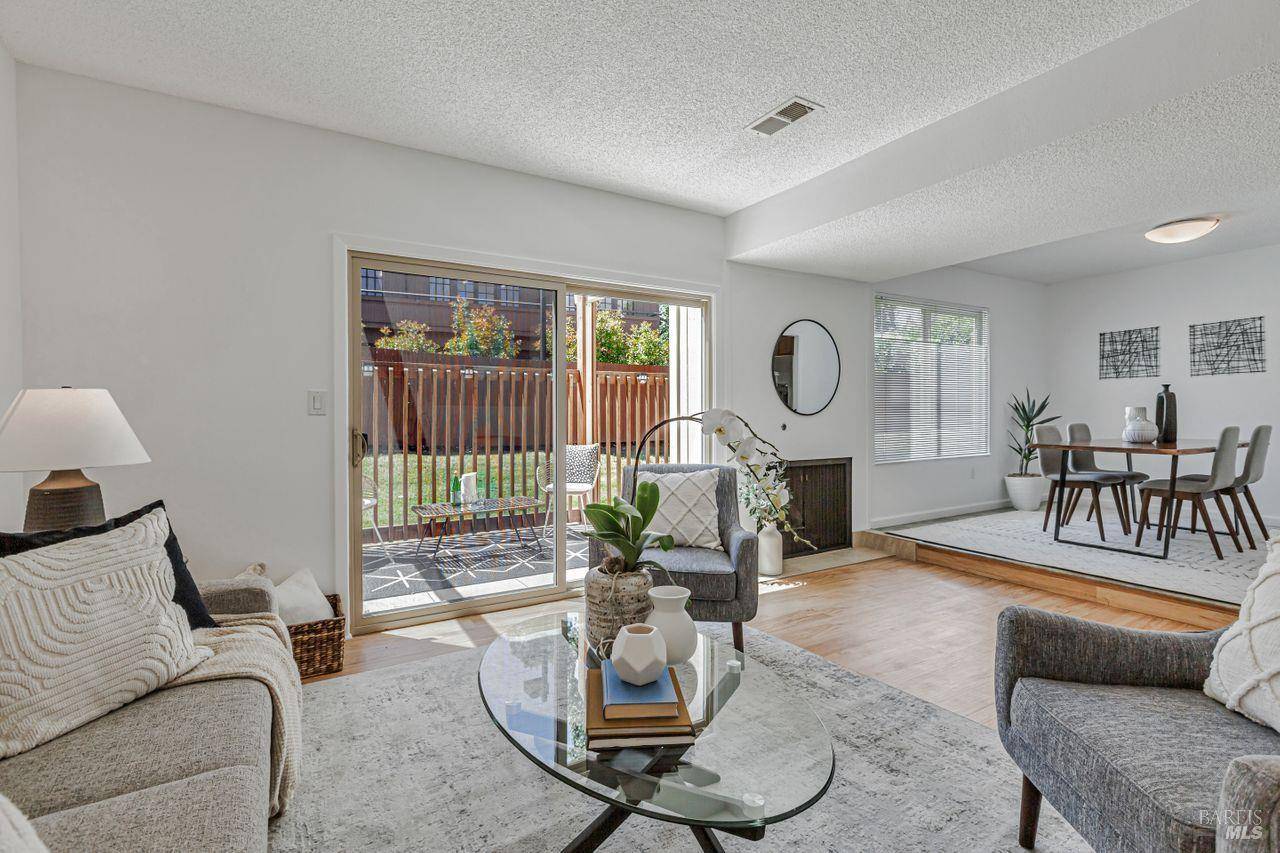 Novato, CA 94949,7 Salvatore DR