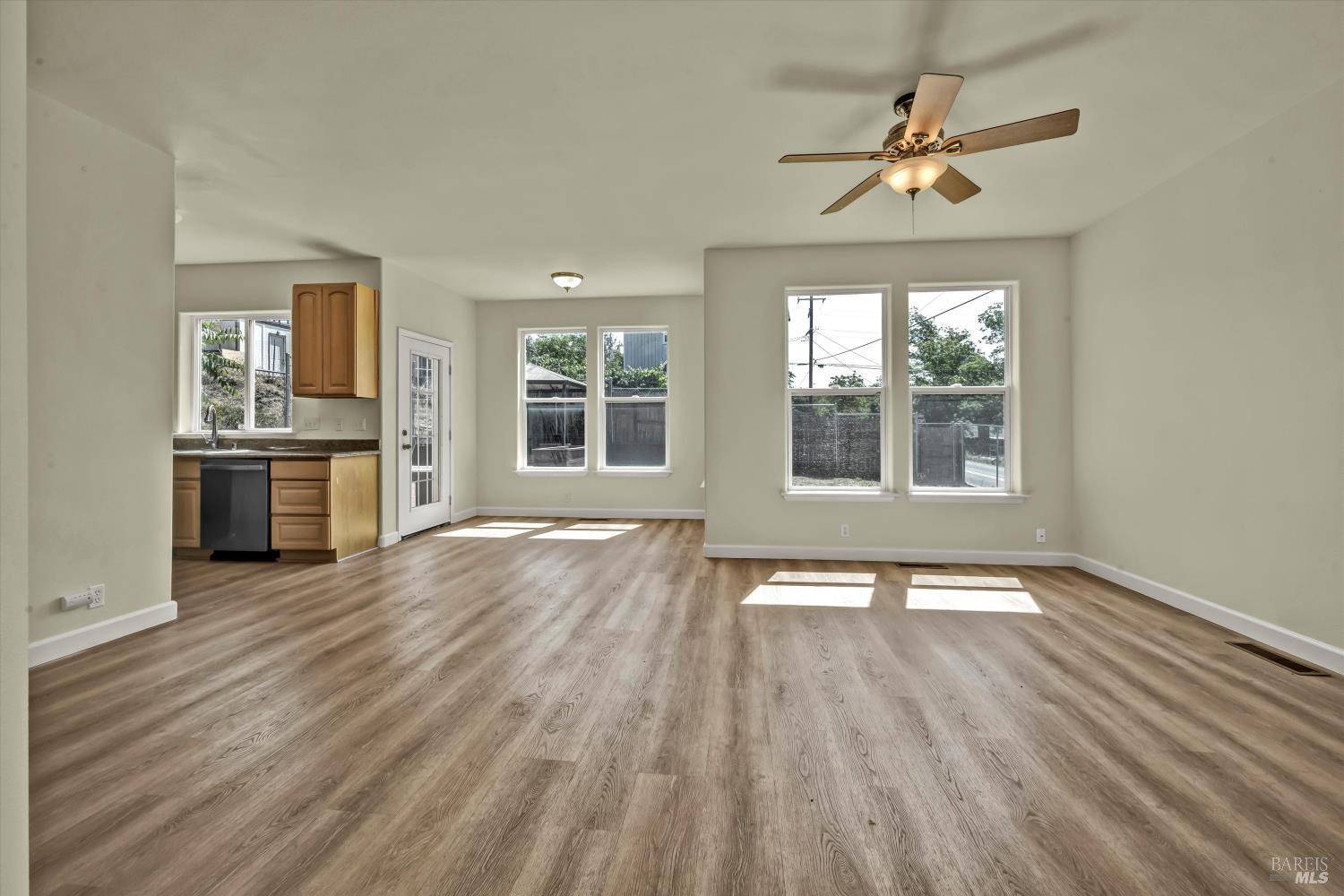 Clearlake, CA 95422,3196 12th ST