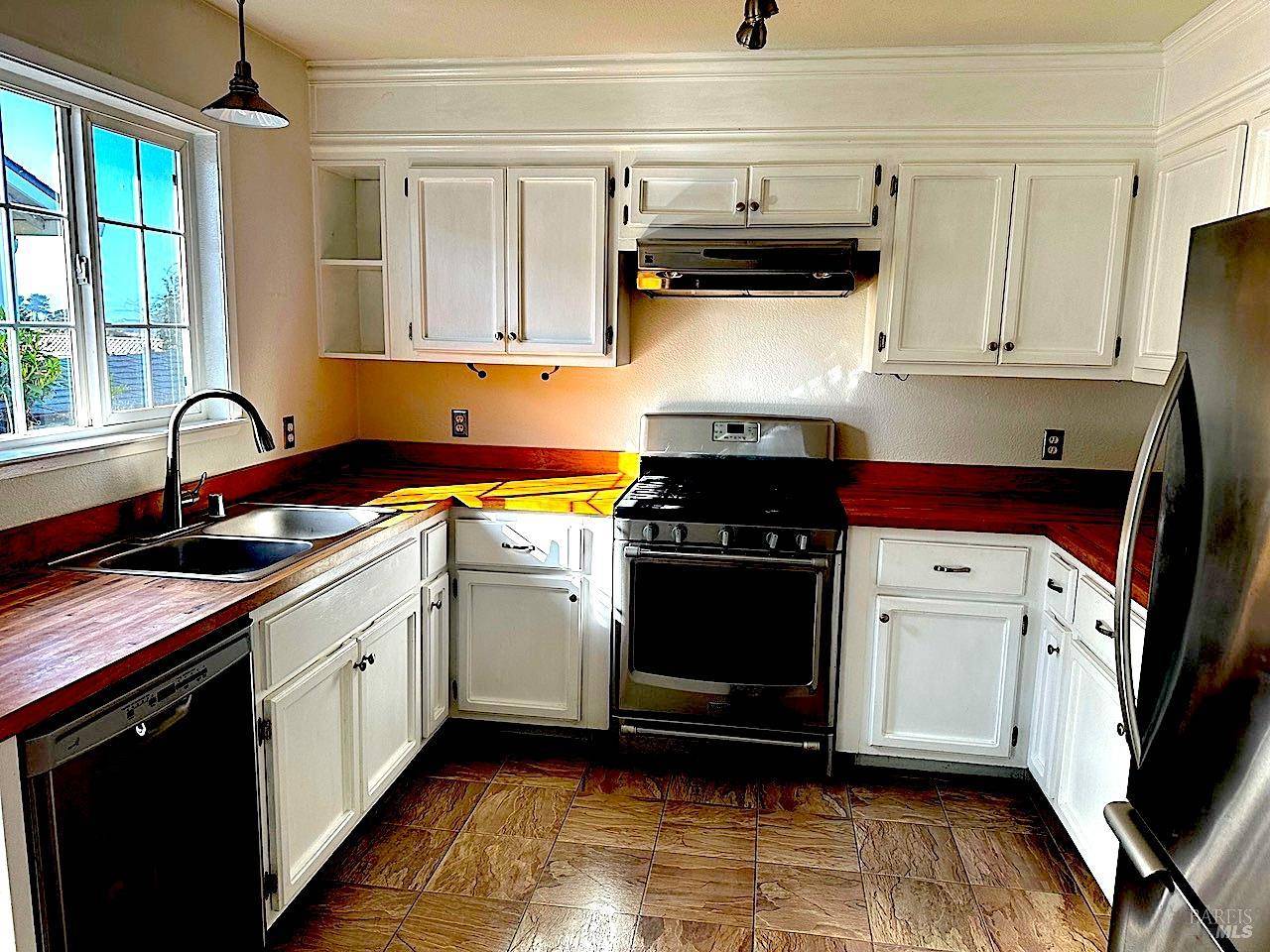 Fort Bragg, CA 95437,944 Stewart ST