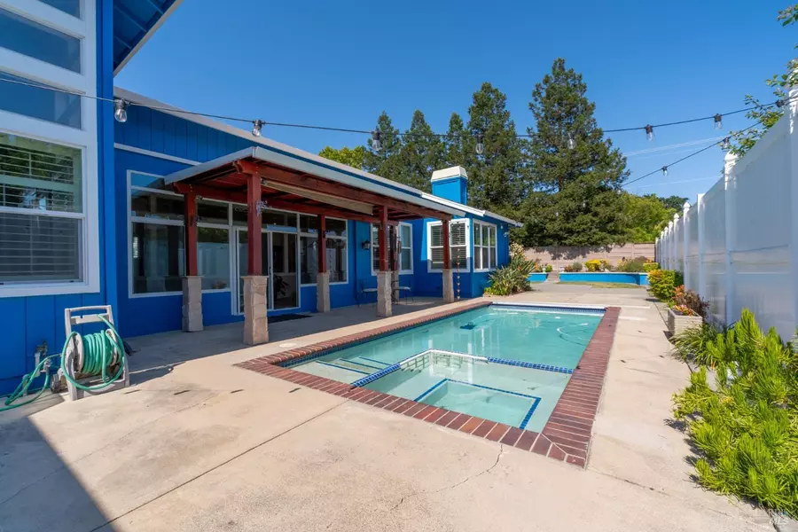 2134 Nyla PL, Santa Rosa, CA 95401